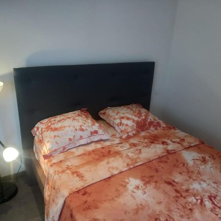 Une Petite Maison Et Sa Prairie Villefargeau Екстер'єр фото